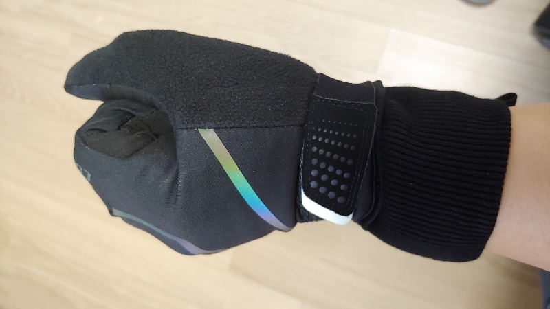 중지8.5  손너비 9 인  조막손 유저