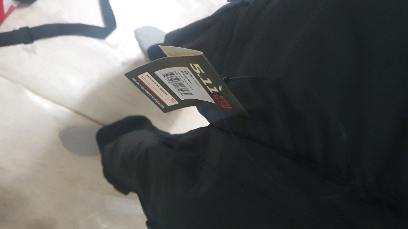 허리30인데 s 약간 타이트하게 맞습니다