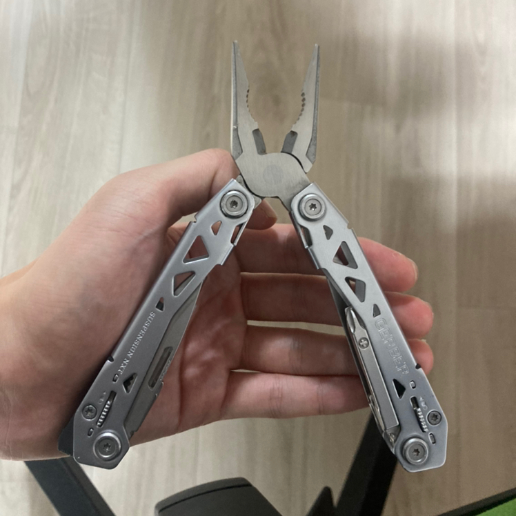 군에서 장갑차 정비할 때 정말 잘 썼습니다.