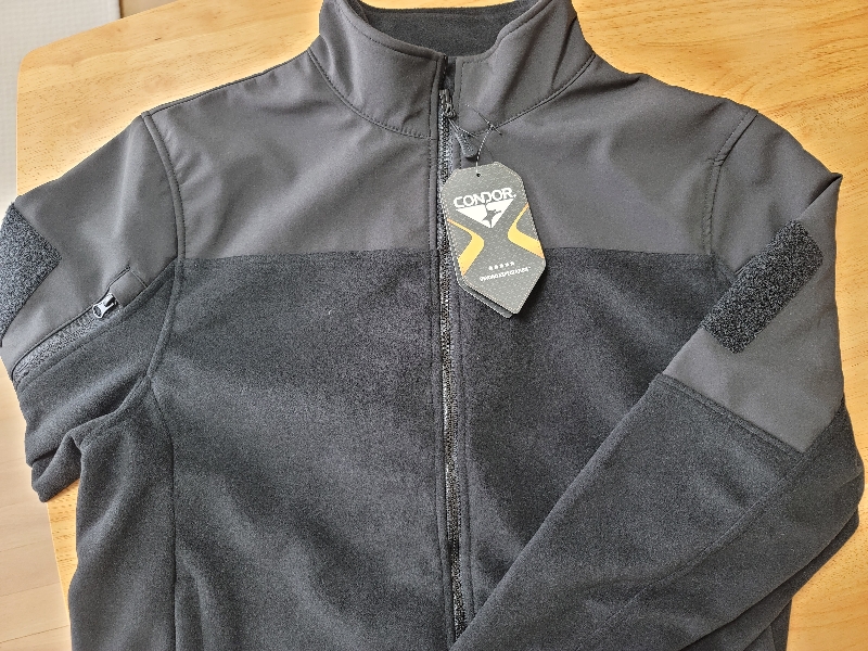 가볍고 따뜻해서 올 겨울 즐겨 입을거 같네요.