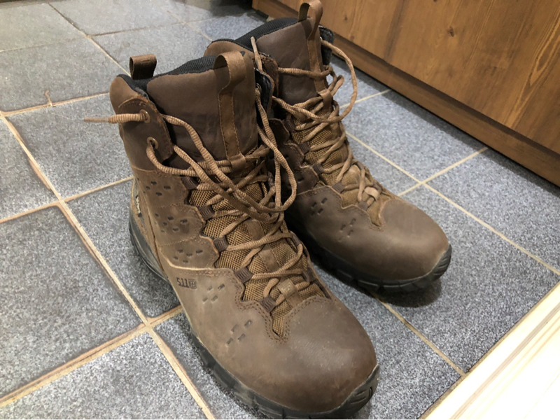 헤비한 용도가 어울리는 겨울 등산화겸 전술화