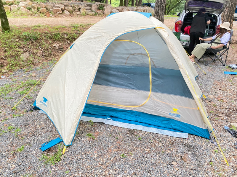 가볍고 넓은 텐트