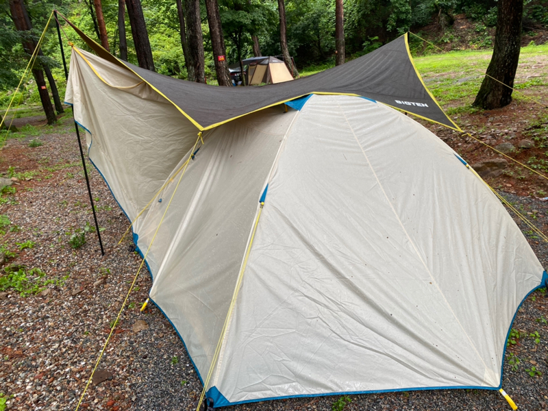 가볍고 넓은 텐트