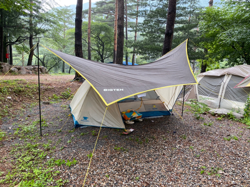 가볍고 넓은 텐트