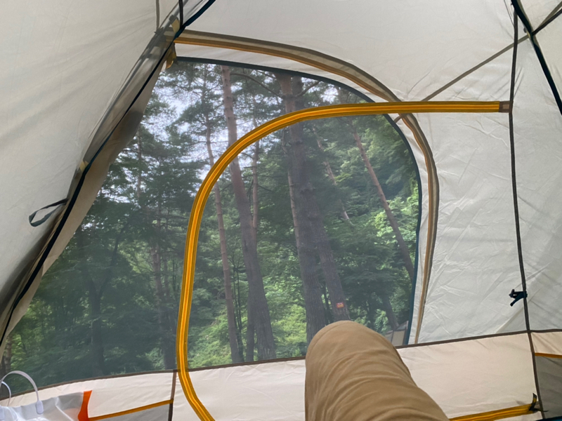 가볍고 넓은 텐트