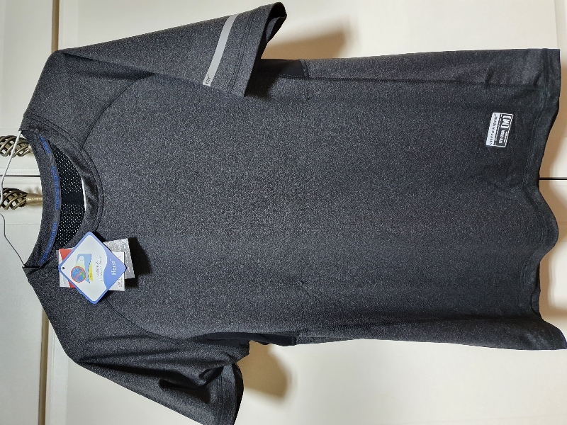 만족스런 티셔츠