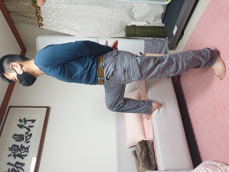 개성 만점 일상복으로...