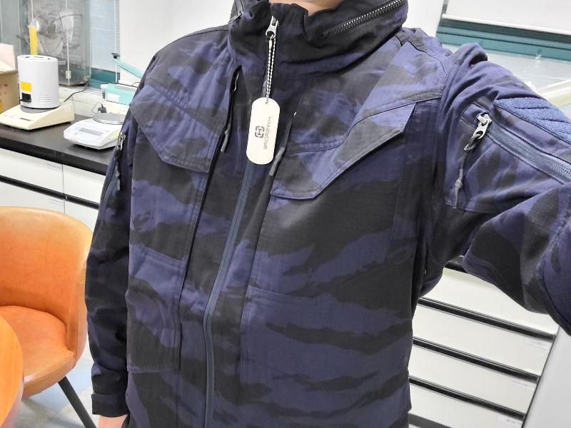 이제 이거만 입고 다니기에는