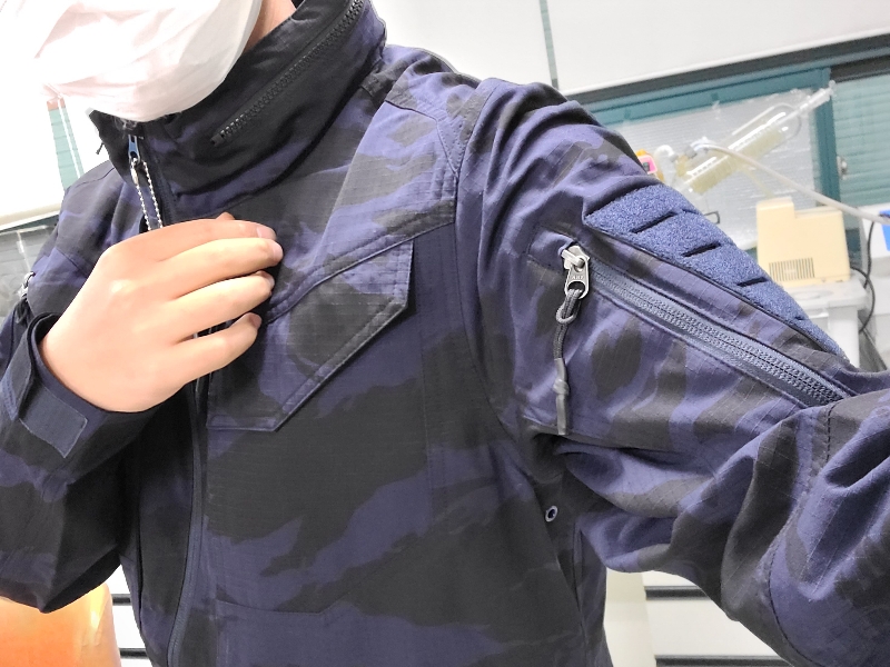 이제 이거만 입고 다니기에는