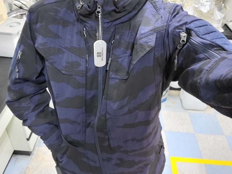 이제 이거만 입고 다니기에는