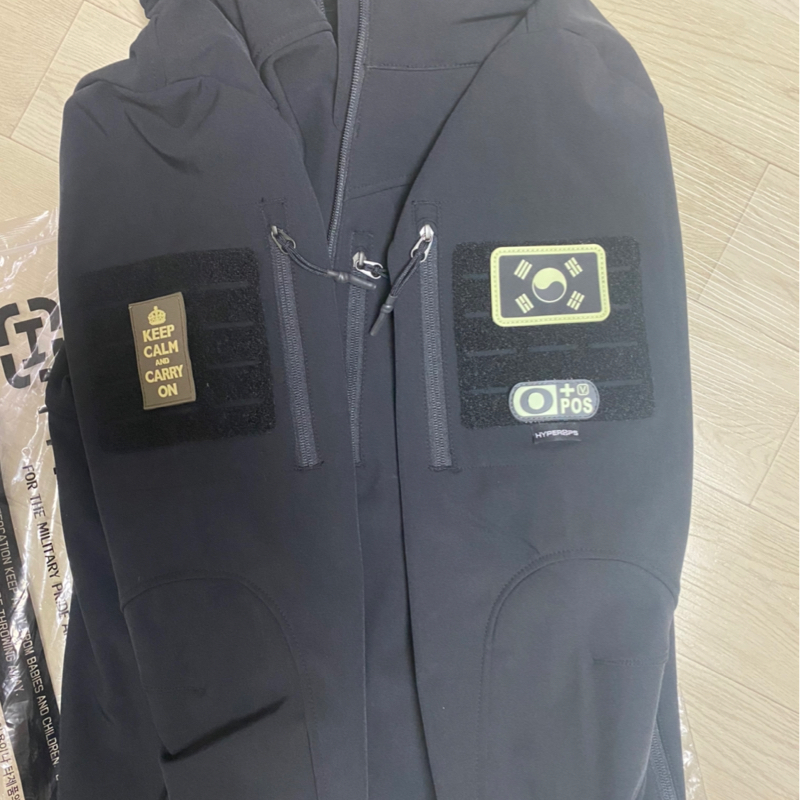 딱 생각하던 재질이라 맘에 듭니다.