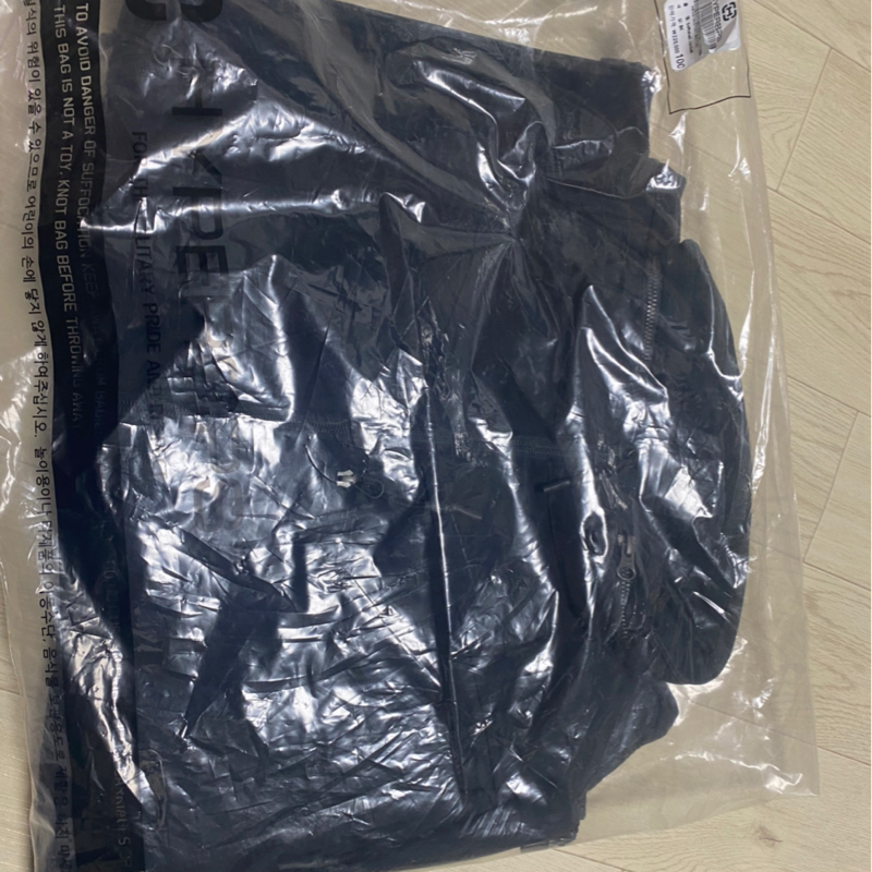 딱 생각하던 재질이라 맘에 듭니다.