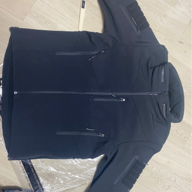 딱 생각하던 재질이라 맘에 듭니다.