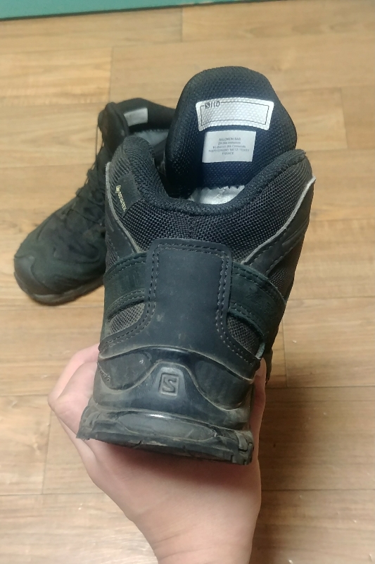 22년 5월에 제주도 올레길 걸을때 잘 신었습니다