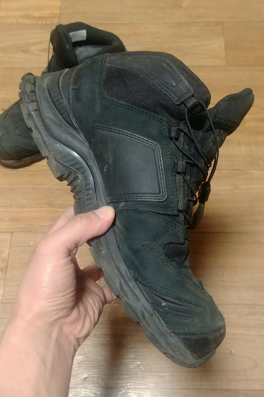 22년 5월에 제주도 올레길 걸을때 잘 신었습니다