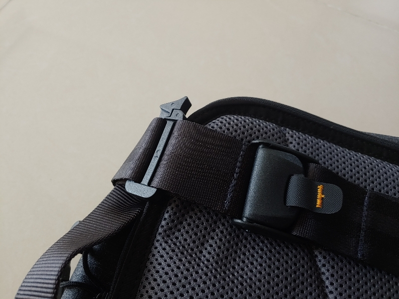 사무용으로 쓰면서 택티컬 느낌이 가능한 좋은 제품