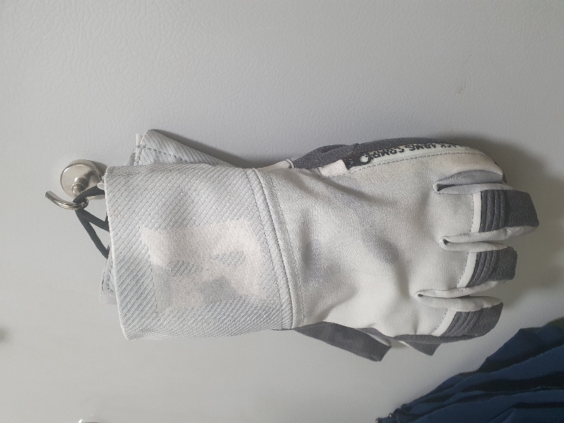 여태 겨울장갑중에 가장 만족스럽네요