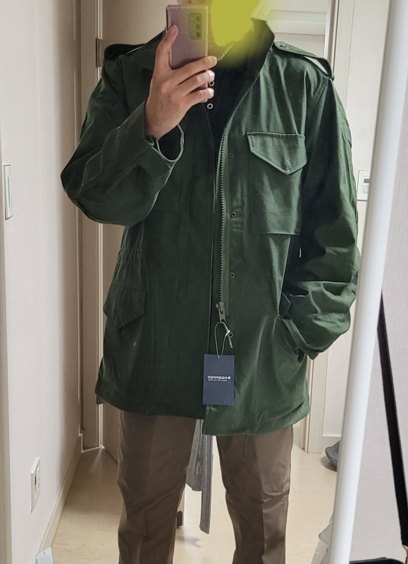 클래식한 맛이 있는 넉넉한 레귤러 야상~!