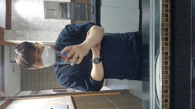 컴뱃셔츠와는 다르다.