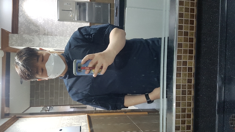 컴뱃셔츠와는 다르다.