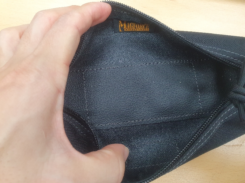 은둔형 밀덕의 필통