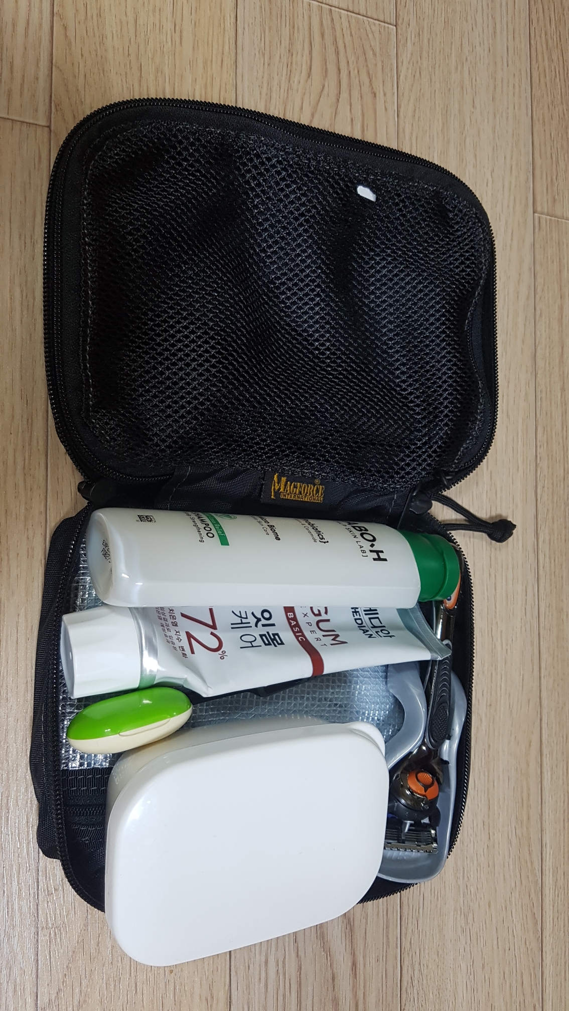 욕실용품 넣어다니기 딱좋아요