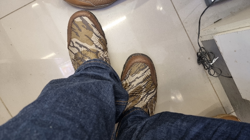 초반 신을때 좀 빡빡한 느낌이