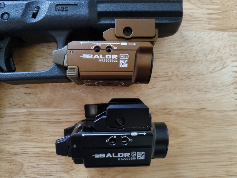 발더 미니보다 좀 더 큰 웨픈라이트...