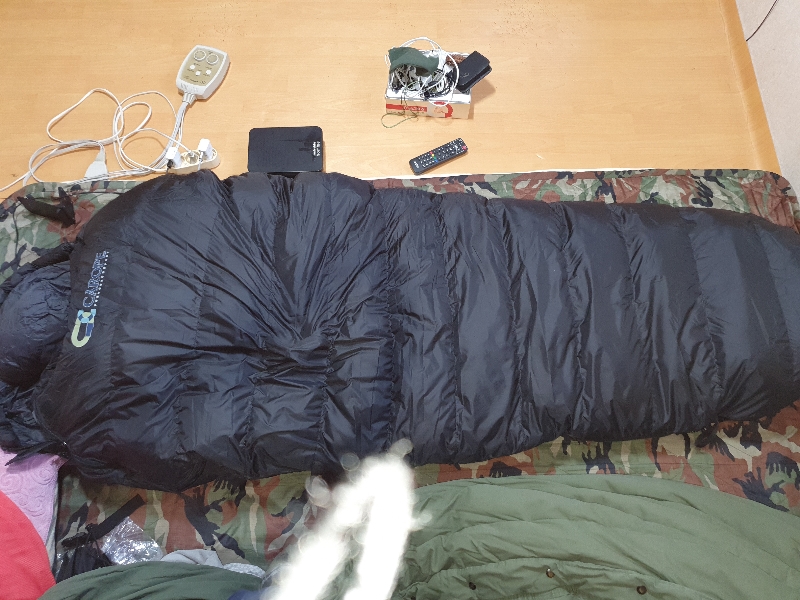 오리털침낭 드디어 도착했네요.