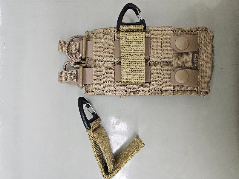 멜빵과 휴대폰케이스 연결에 제격입니다.