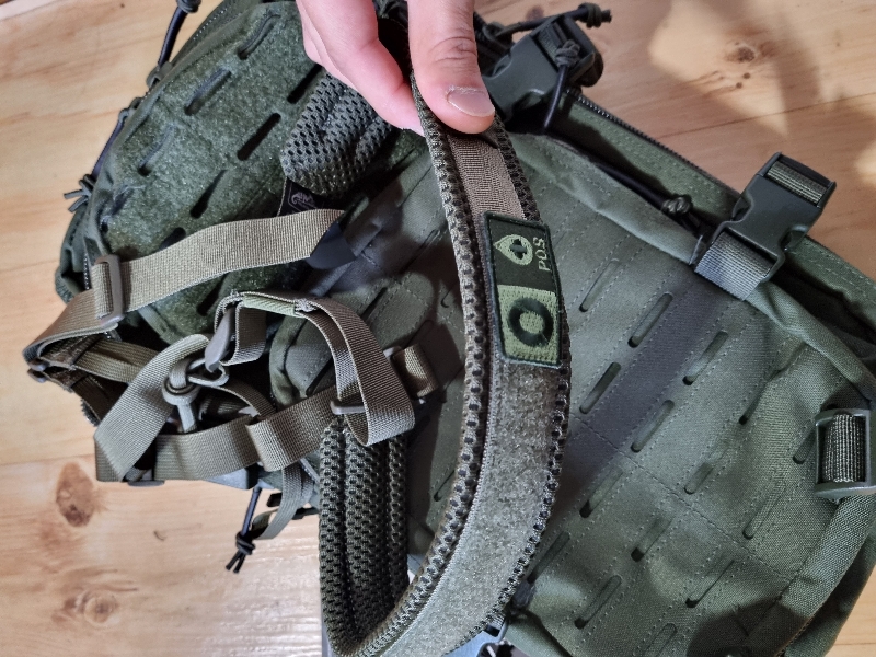 여러가지 잔기능이 있는 택티컬 슬링