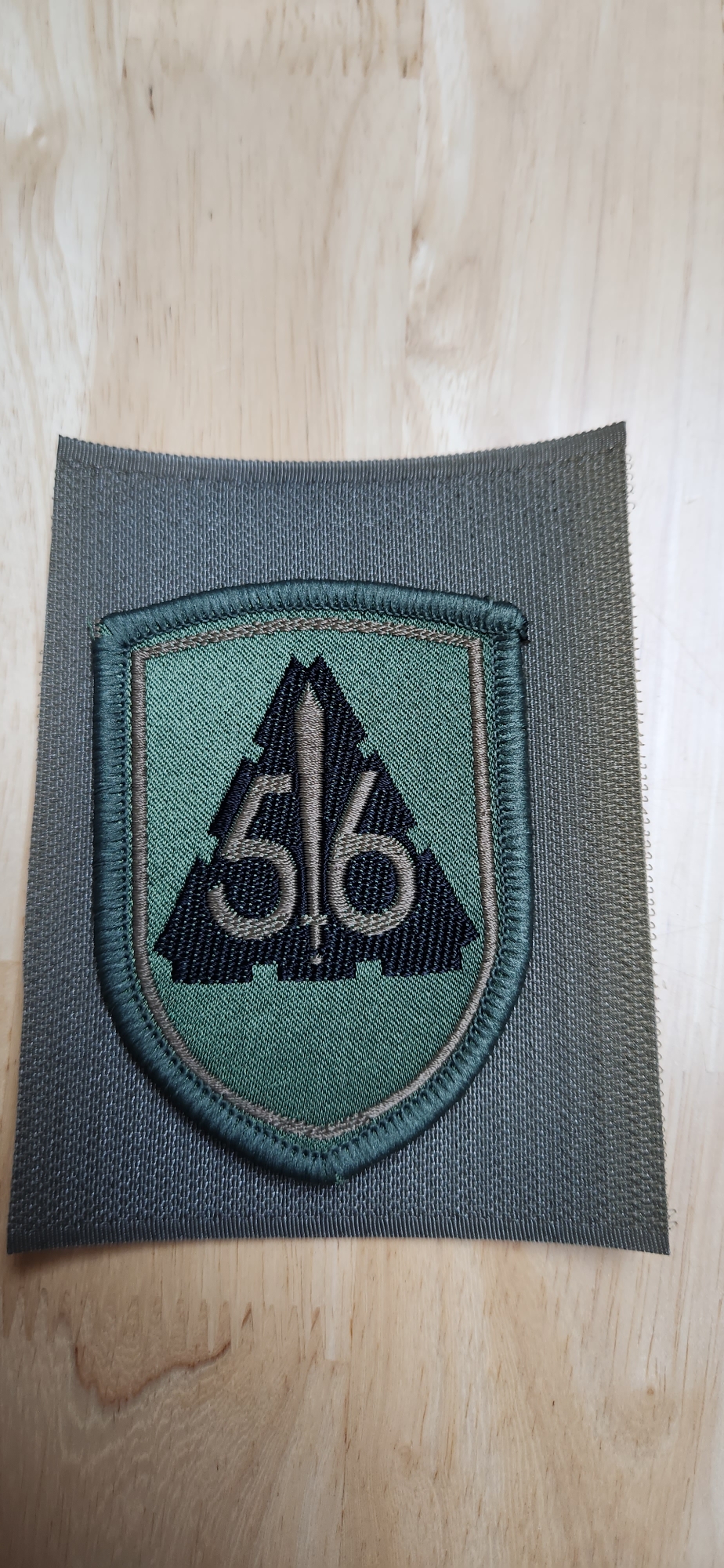 벨크로를 붙여서 주셨음 좋았을텐데....