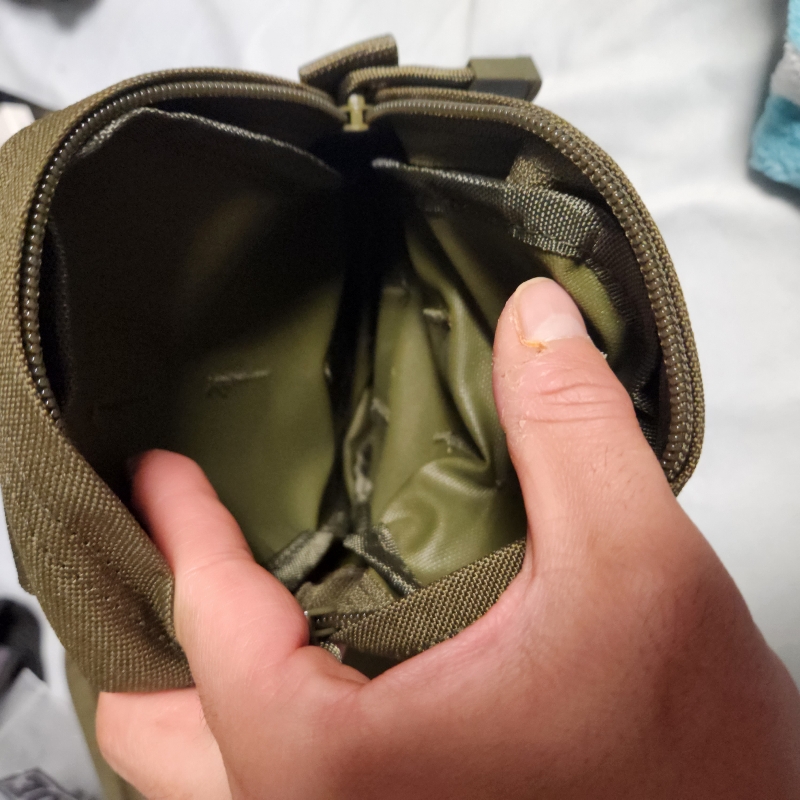 파우치의 본질에 충실한 파우치