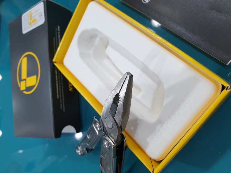 역시 레더맨  깔끔함.