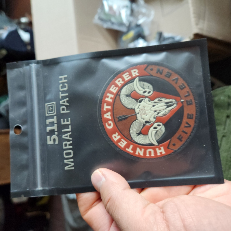 강인한 인상의 패치