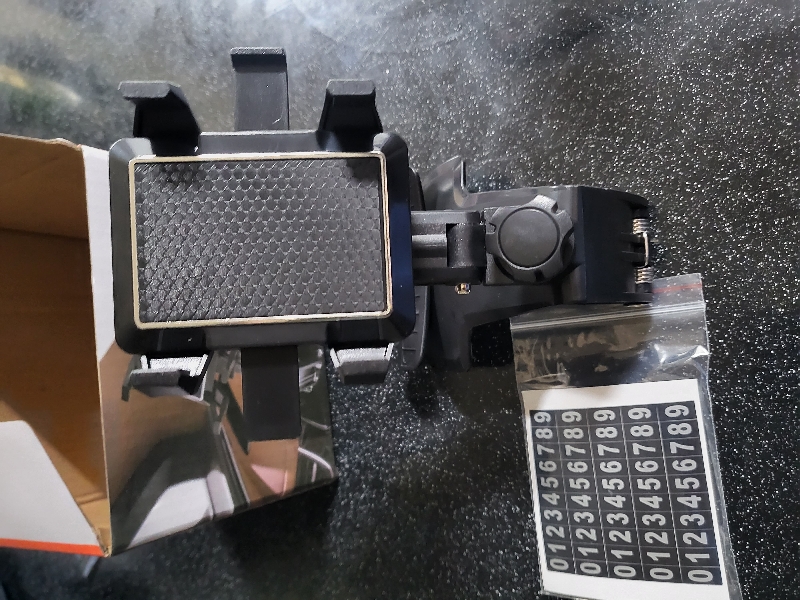 배송이 좀 느리고 차마다 안 맞는게 있으니 구매시 참고하세요