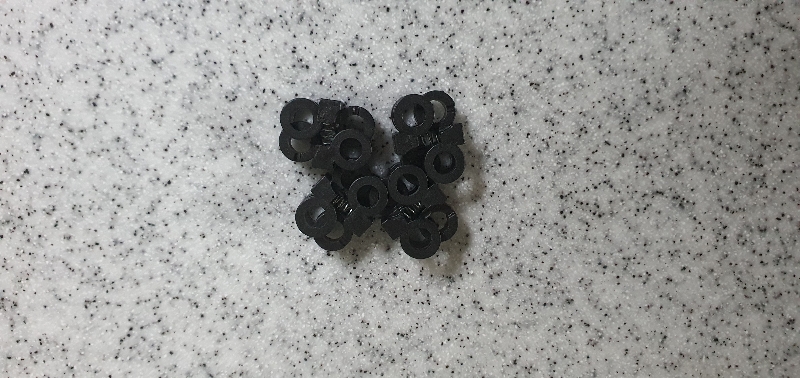 이 제품만으로 고정은 안 됩니다.