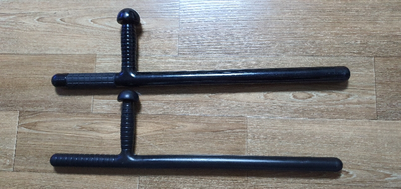 가늘고 가볍습니다.