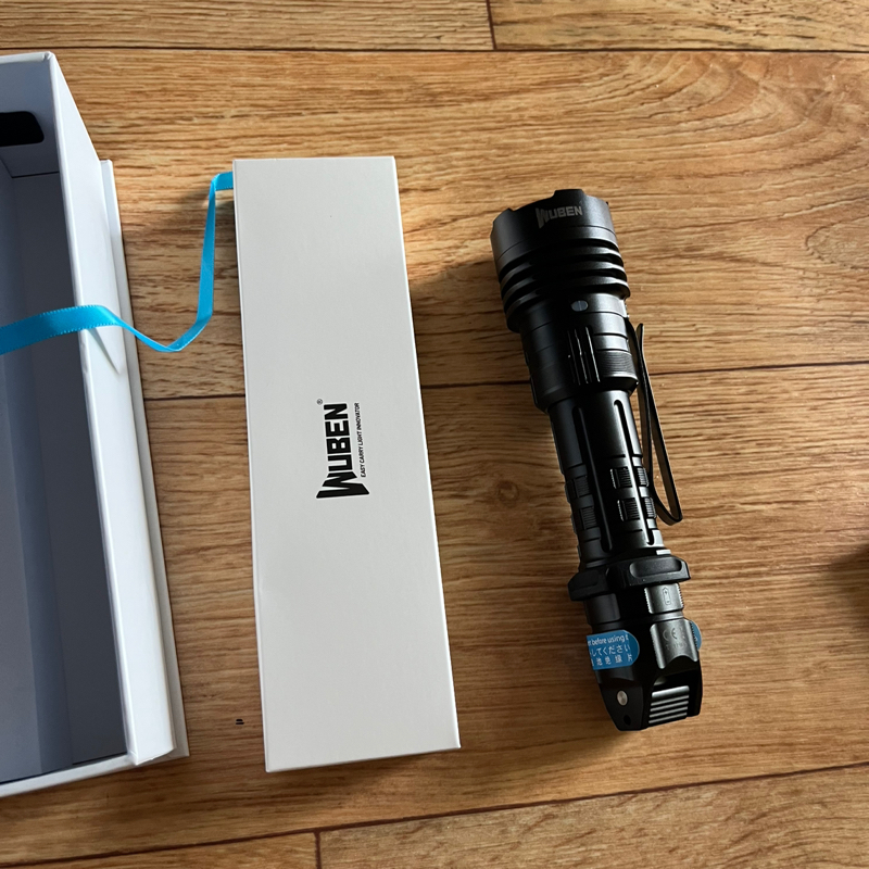 밝고 스위치 조작이 좋아요