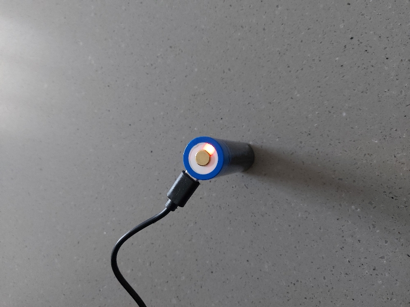 작지만 강력하네요