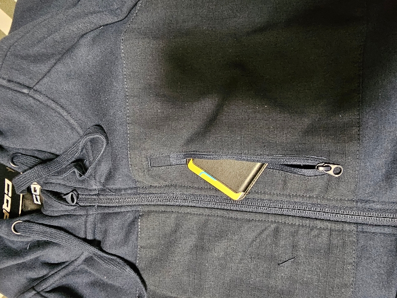 후드집업이 아니라 자켓 이다