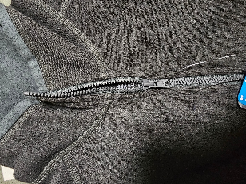 아시안핏이라 이쁘게 입을수 있어 선택