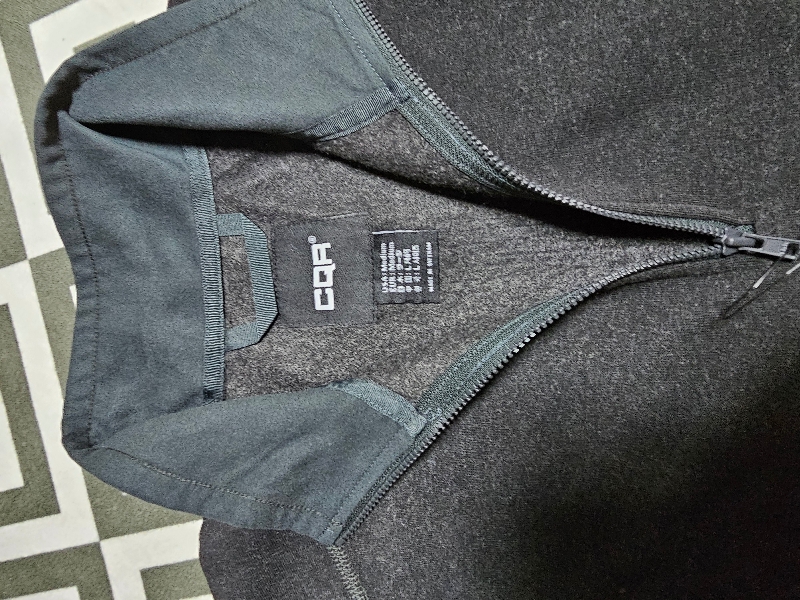 아시안핏이라 이쁘게 입을수 있어 선택