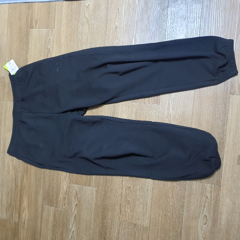 살짝 아쉬운 바지입니다.