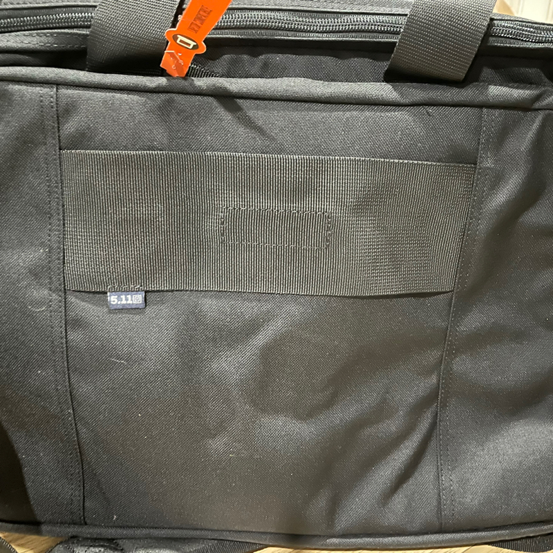 깨알같은 디테일이 돋보이는 가방