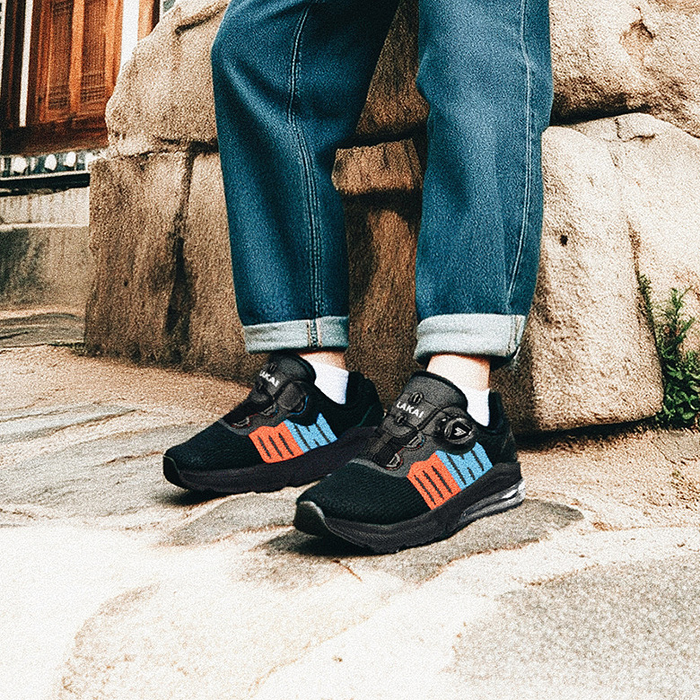 라카이코리아(LAKAI) 라카이 KR 러닝화_블랙에디션(다이얼타입)