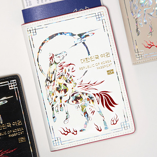 한소품(Hansopum) 한소품 자개 여권케이스 <붉은말>