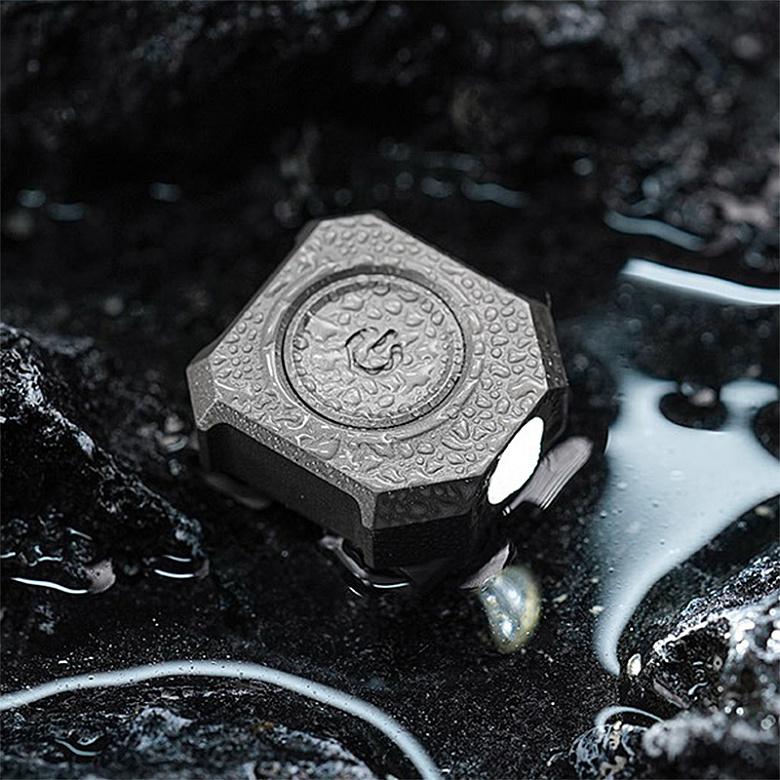 맥아미(MecArmy) 맥아미 300루멘 티타늄 와치밴드 랜턴 CPLU