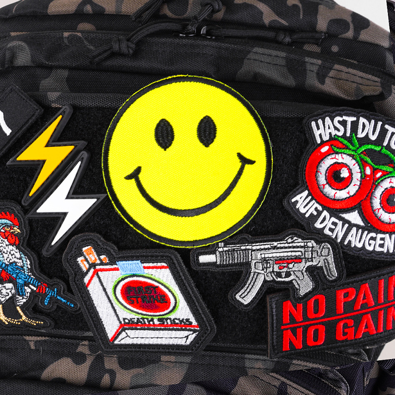 군화와고무신(gunhwawa gomusin) 군화와고무신 원형 스마일 자수 패치 DE013