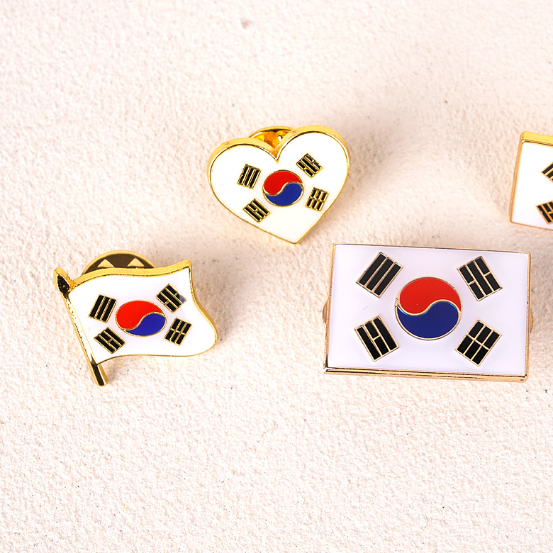 군화와고무신(gunhwawa gomusin) 군화와고무신 군인 정복용 태극기 배지 BG026